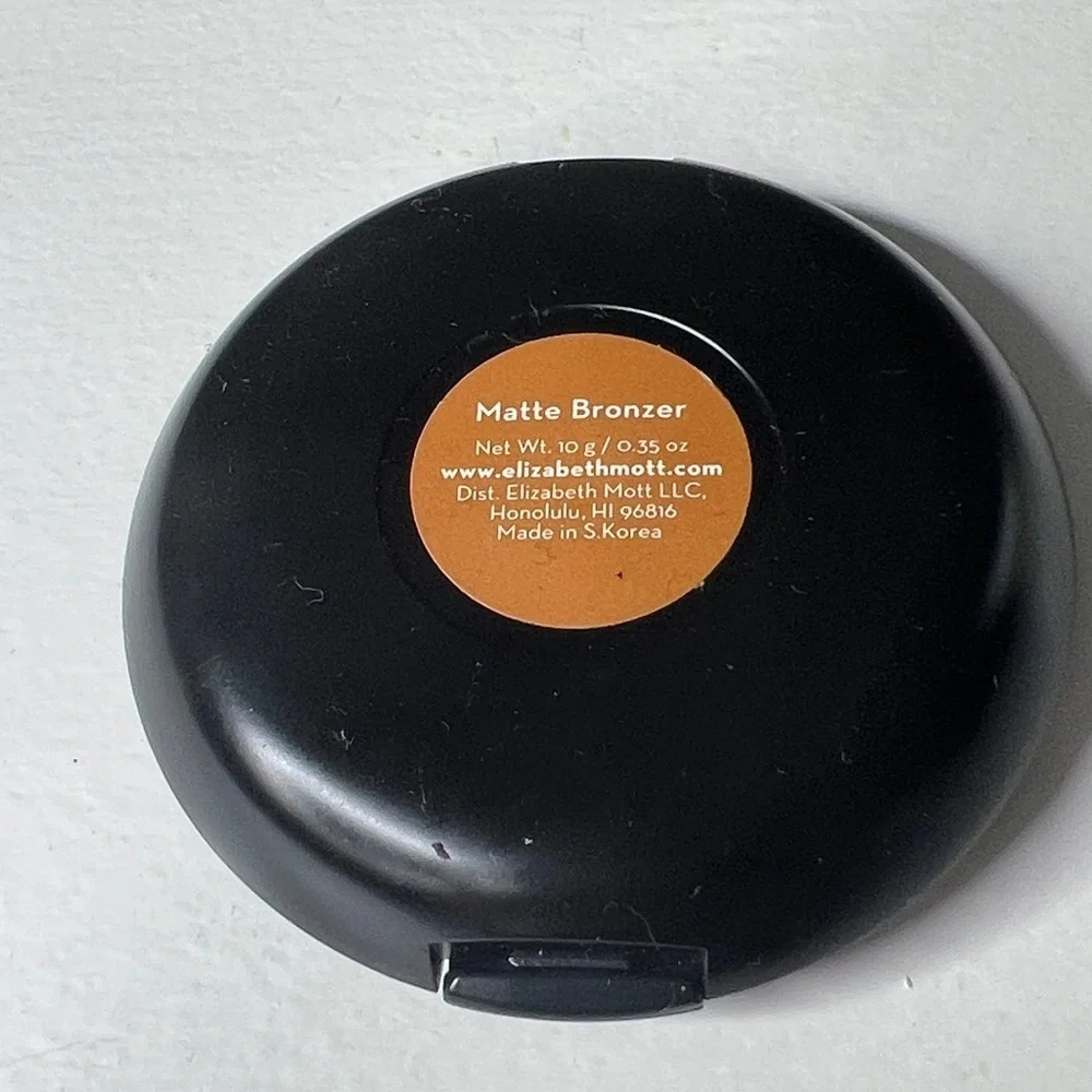 Whatup Beaches Matte Bronzer by Elizabeth Mott Whatup Beaches